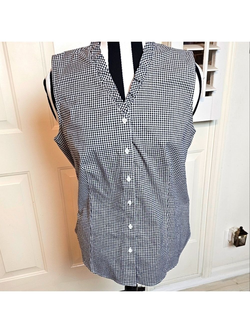 Talbots Wrinkle Resistant Black and White Checked Sleeveless Shirt